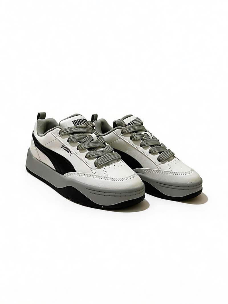 PUMA Sneakers